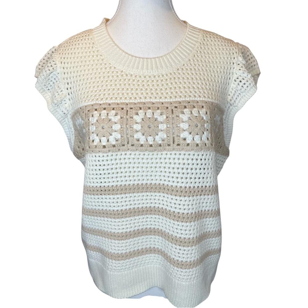 CeCe NWT Beige and White Crochet Blouse - Picture 9 of 9